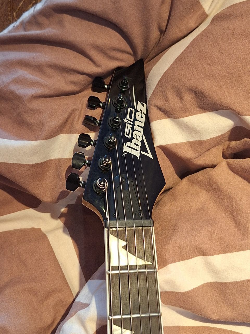 Электрогитара Ibanez GRG121DX