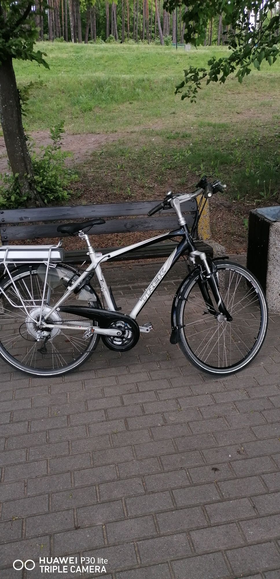 Rower elektryczny Trek Navigator t500