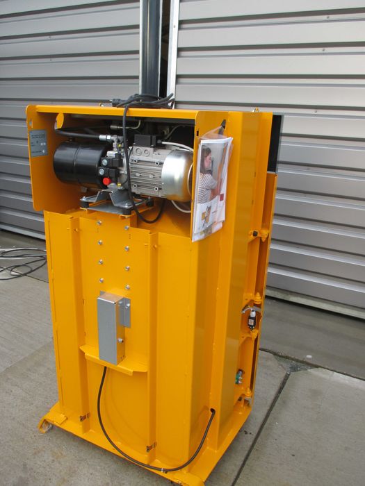 belownica prasa do makulatury foli BRAMIDAN B4