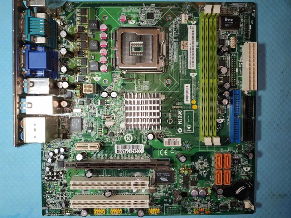 Материнская плата aser MICRO STAR (775 socket)