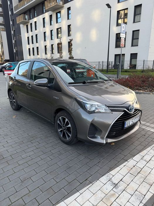 Toyota Yaris Hybryda niski przebieg
