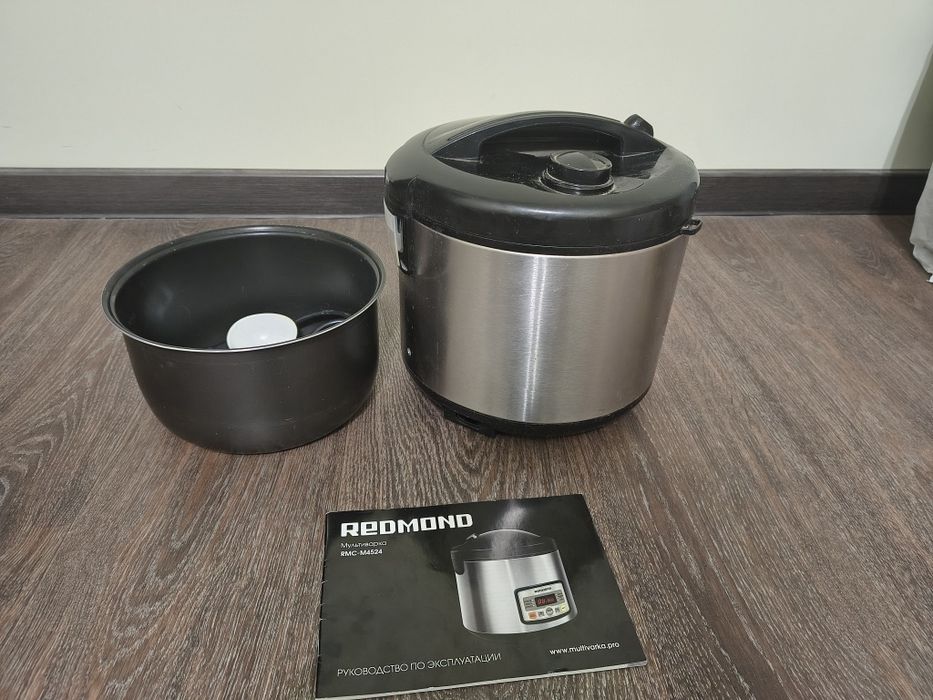 Мультиварка Redmond RMC-M4524