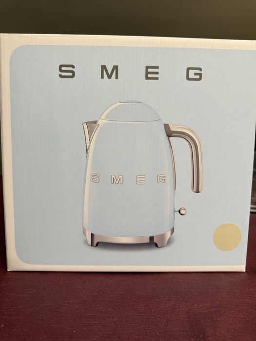 Chaleira SMEG 1.7 L cor creme