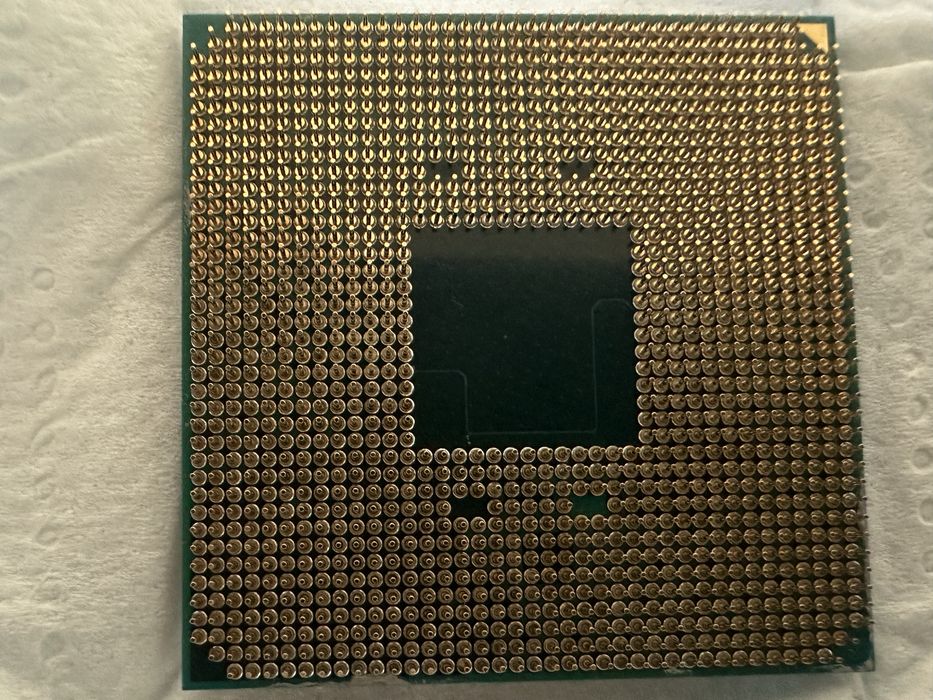 AMD Ryzen 3 3200G – 4 Cores + Gráficos Vega 8