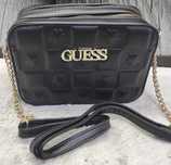 Torebka kuferek Guess