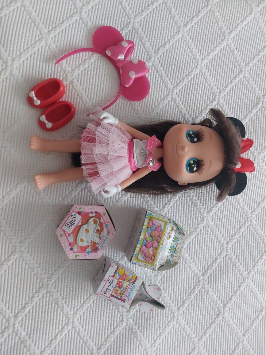 Boneca com orelhas Minnie Mouse