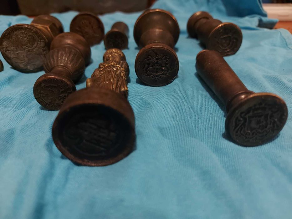 Pieczęcie mosieżne herbowe? 11 sztuk