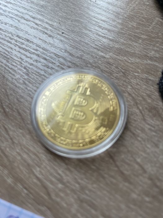продам сувенір біткоїн не справжній просто сувенір