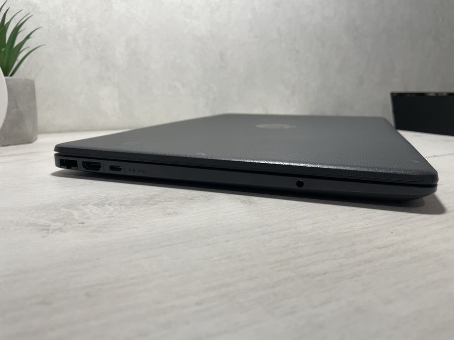 Потужний HP 250 G8 15.6 i5-1135G7 16GB/256GB FullHD IPS