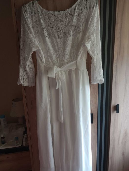 Mam do sprzedania trzy nowe sukienki.