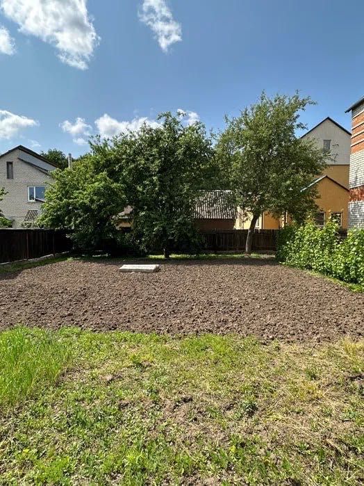 Будинок р-н Південний вул. Л. Республіки