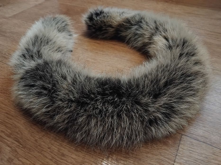 Натуральный меховой воротник опушка на капюшон куртки.