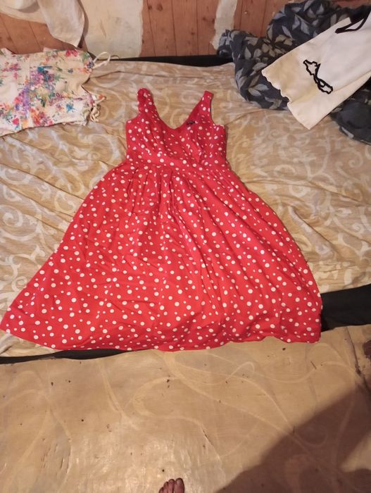 Гарні плаття в хорошому стані