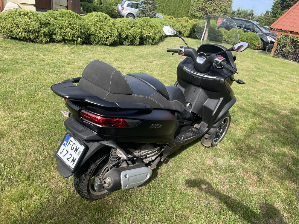 Maxi skuter Piaggio MP3 300 rok 2016