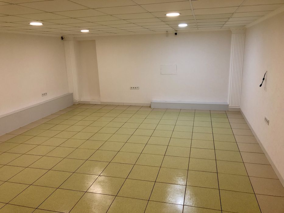 Захищене підвальне приміщення 74,4 м² у центрі міста | безпека бізнесу