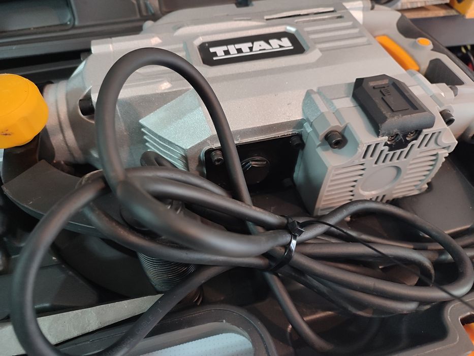 Відбійний молоток TITAN з Англії