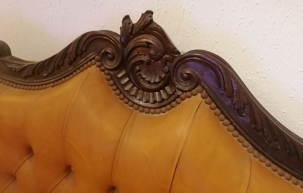 Antigo clássico sofá canapé pele couro, Luís XV. Capitoné Chesterfield