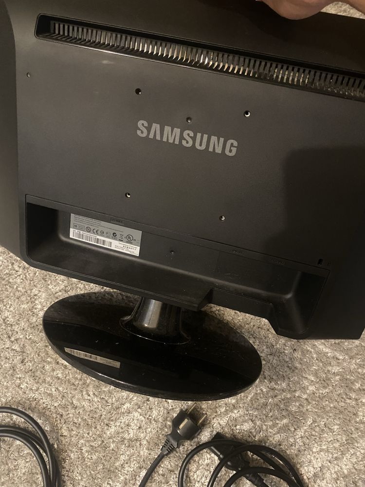 Monitor plano Samsung