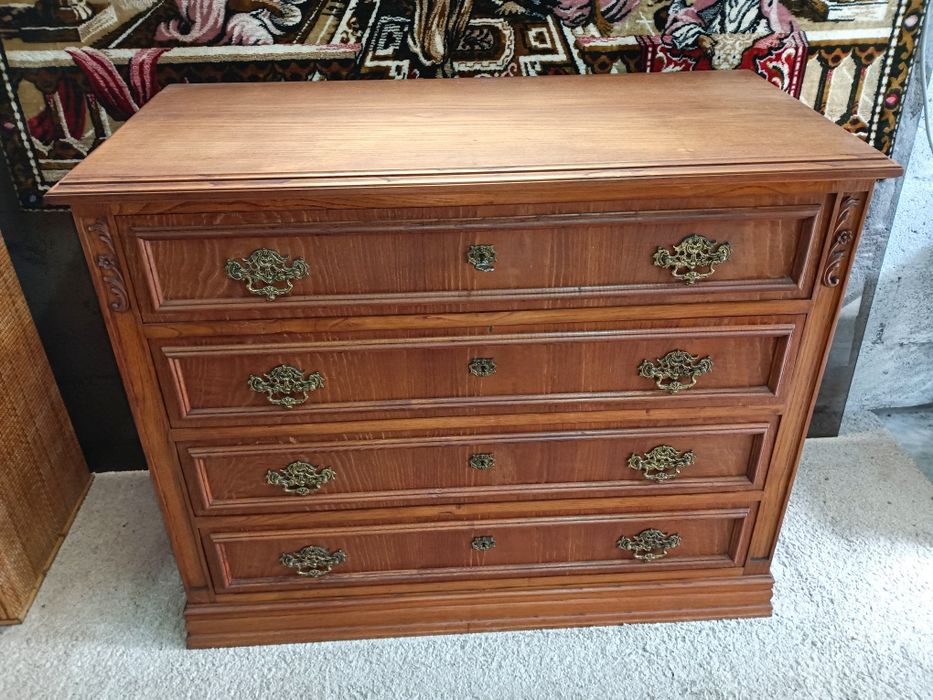 Mobiliário Quarto de casal vintage, cama, comoda com espelho e duas me