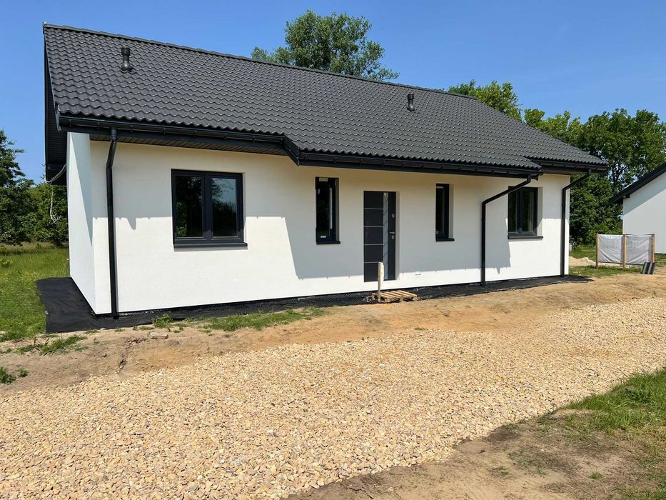 Dom parterowy, wolnostojący w malowniczej okolicy