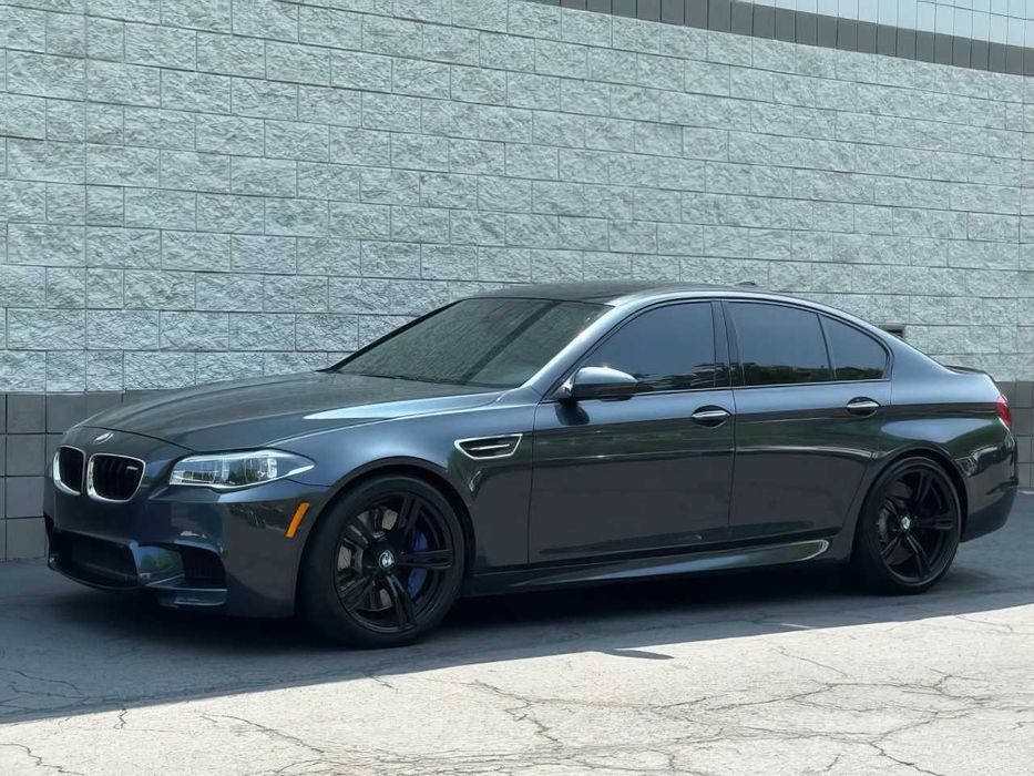BMW M5      2016