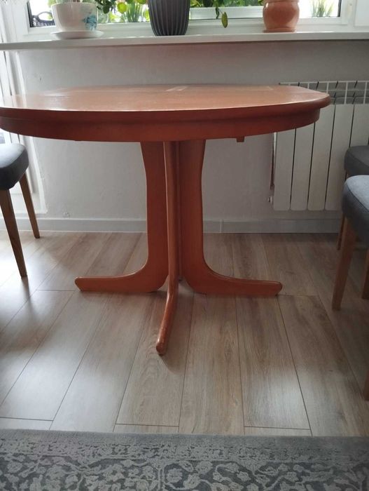 Sprzedam brązowy stół