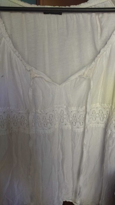 Biała bluzka z koronką Włoska