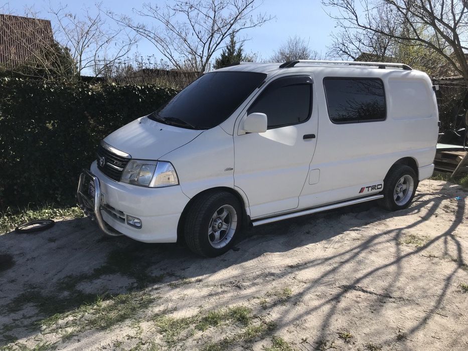 Стікла/стёкла Toyota hiace