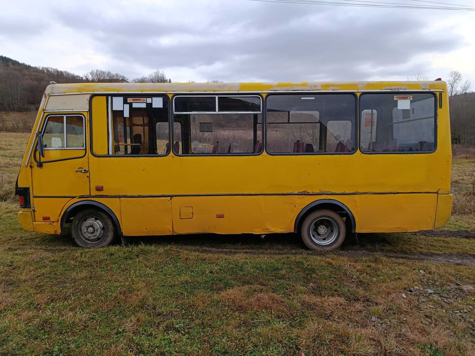 Продам автобус по запчастинам 2006р