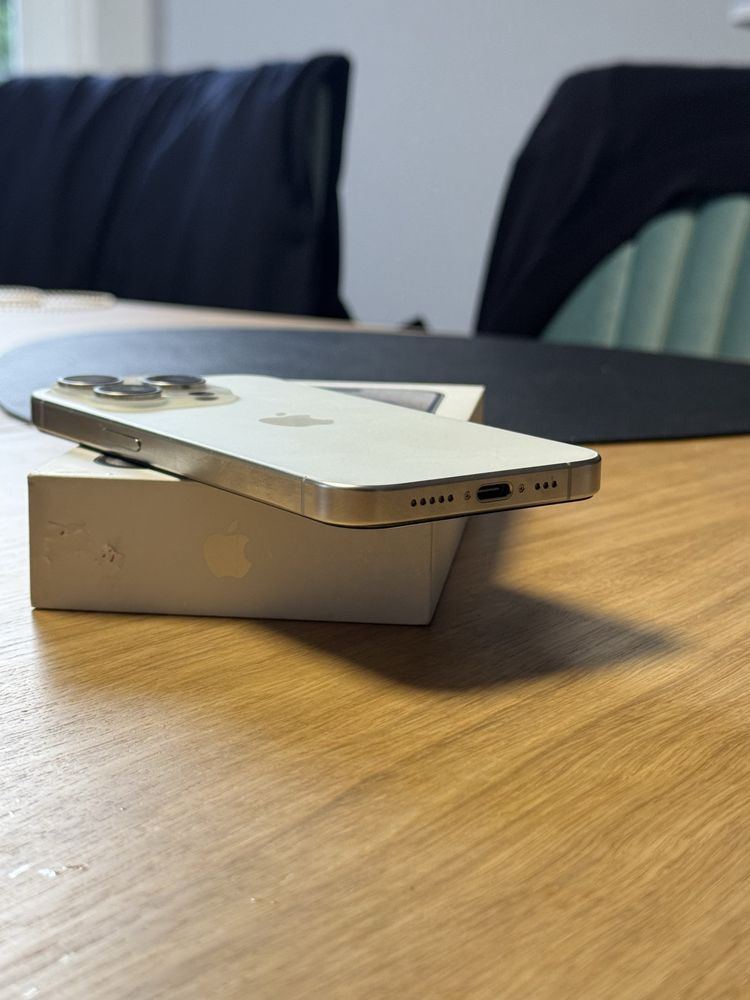 Iphone 15 pro 100% kondycji biały