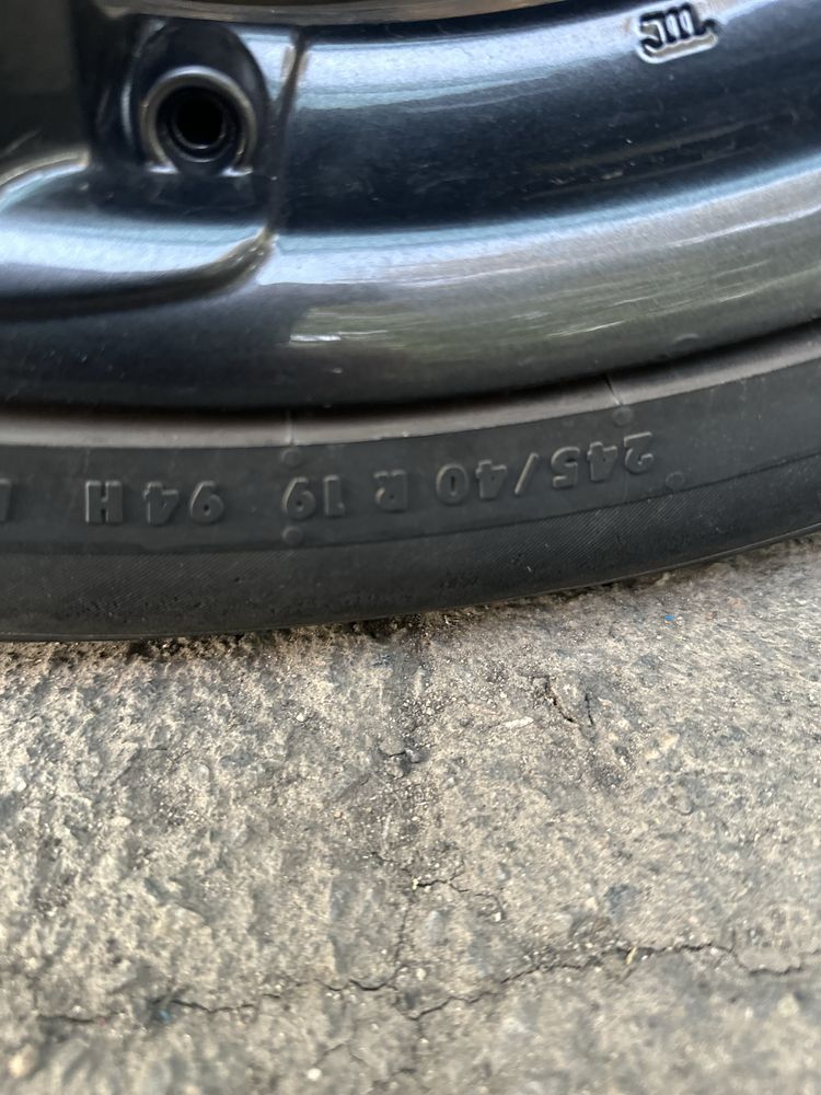 Продам диски с резиной bmw r19 245/40/19 5x120 8j