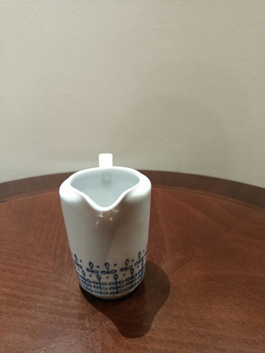 Śliczny stary mlecznik porcelana Kahla
