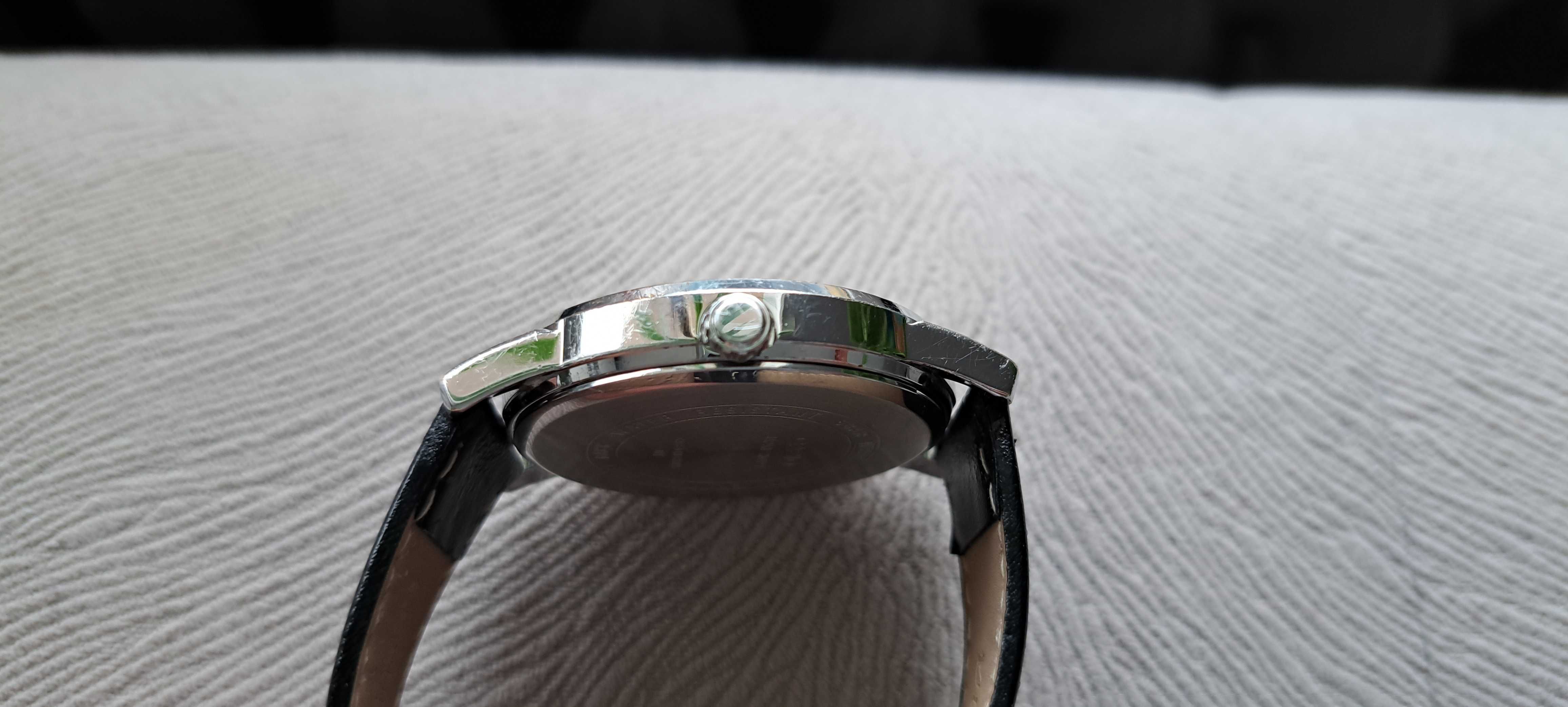 Zegarek Męski Casio MTP-1303L biała tarcza