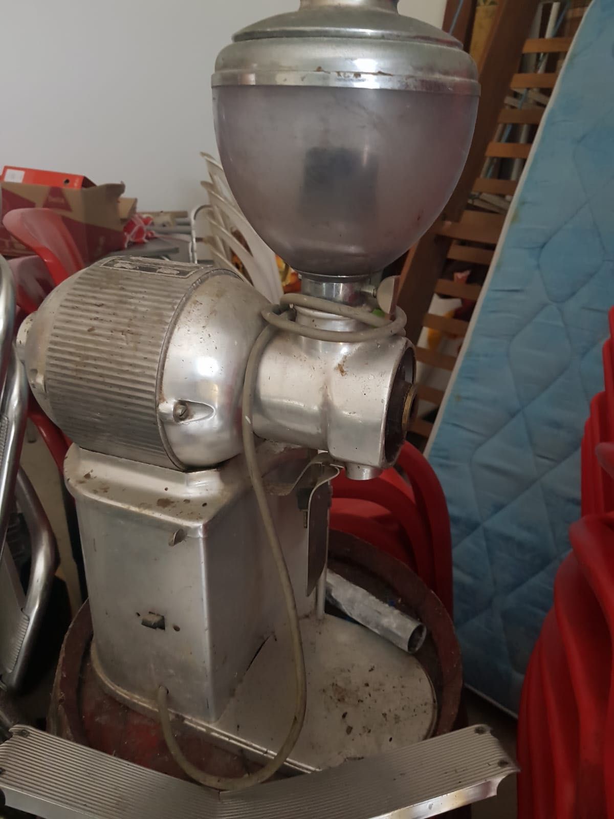 3 Moinhos de Café Profissionais – 1 Vintage - 2 Modernos -Excelentes!