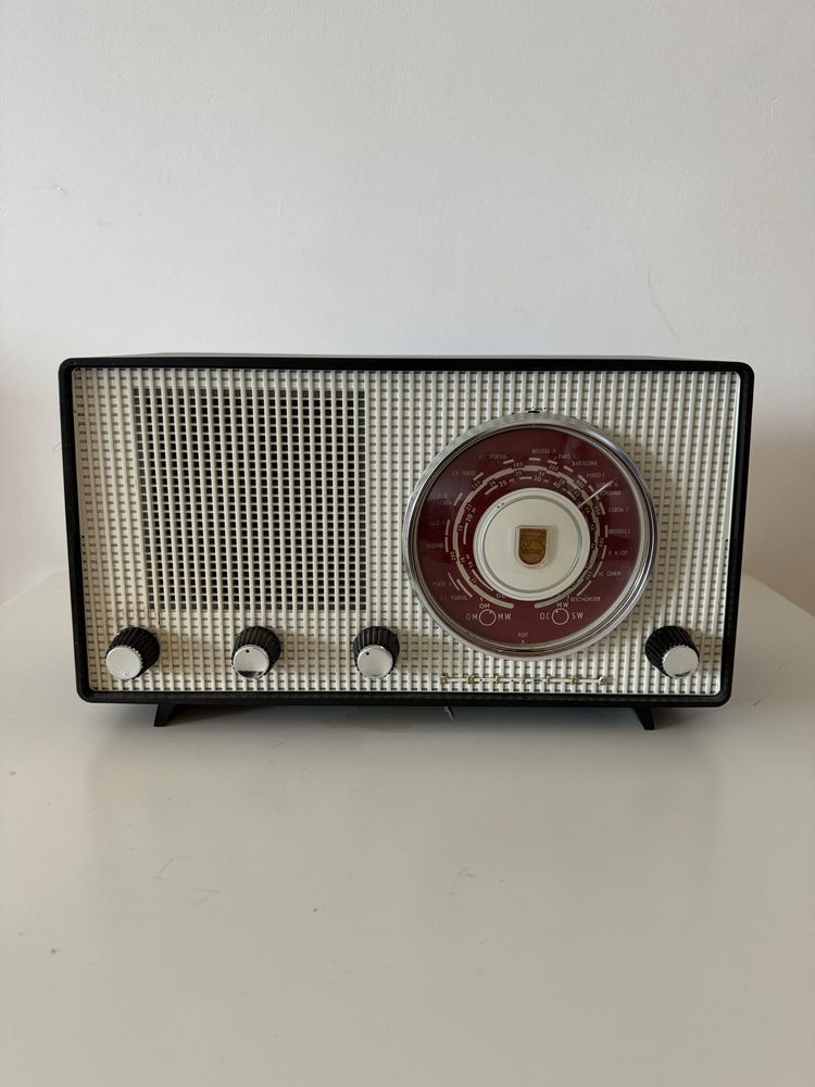 Rádio Philips B1X67