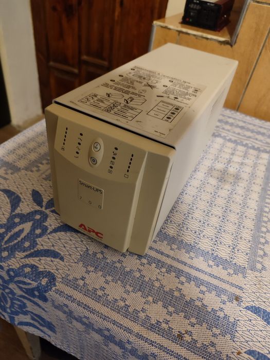 Інвертор 24 В ,apc 700 smart ups