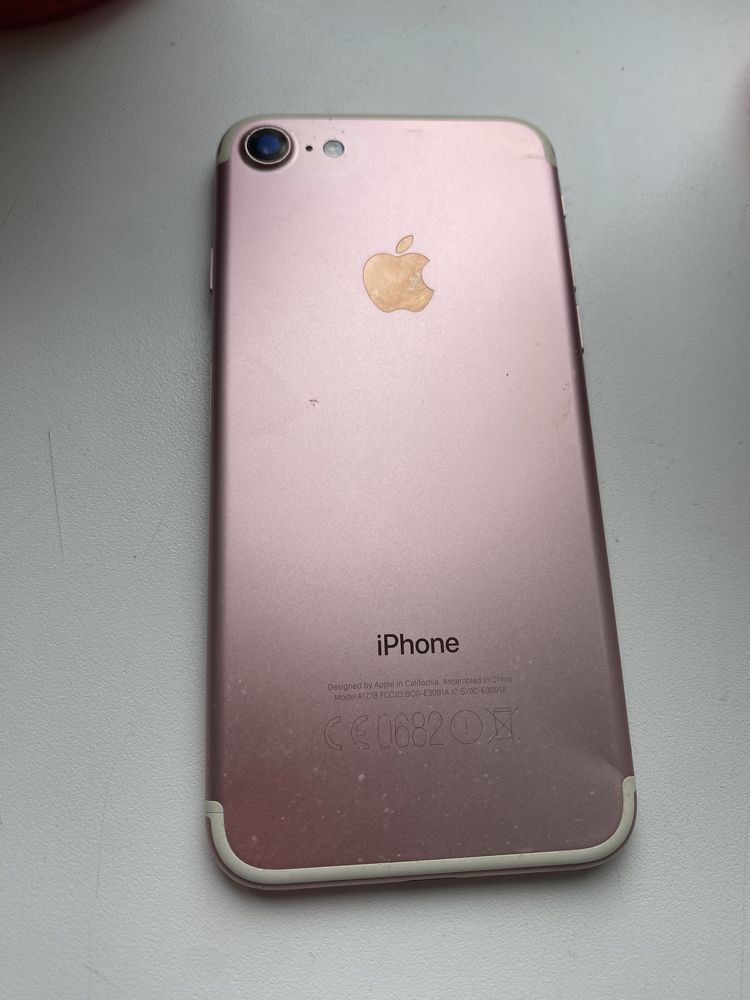IPhone 7  Версія ПЗ 15.8.3 Місткість 128ГБ