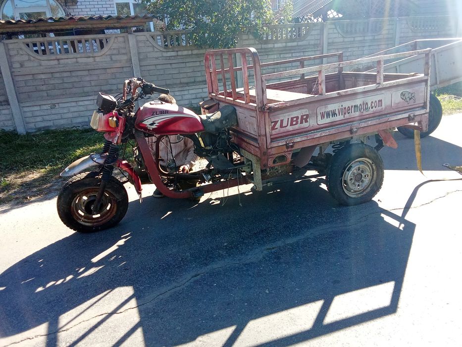 Продам моторолер зубр