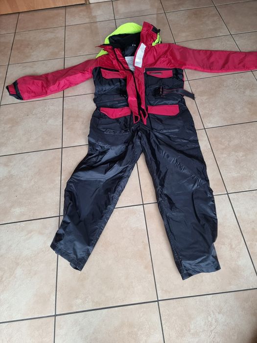 Kombinezon pływający,sztormowy,flotacyjny.