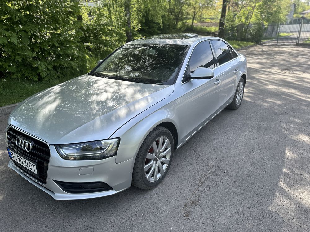 Audi a4 b8 2012 року