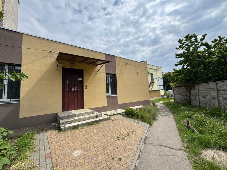 Приміщення в центральній частині, перетин вул. Грушевського-Надпільна