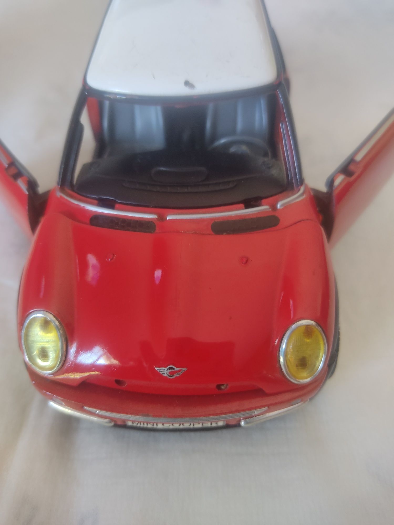 Carro mini Cooper vermelho miniatura