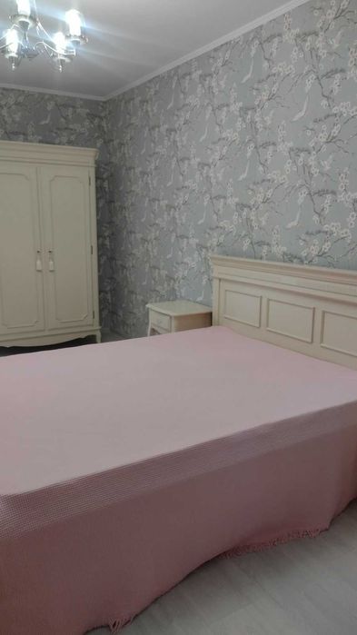 М Осокорки 10 хв,   євроремонт, генератор в будинку. два санвузли