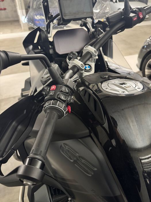BMW R1250GSA Triple Black Rebaixada