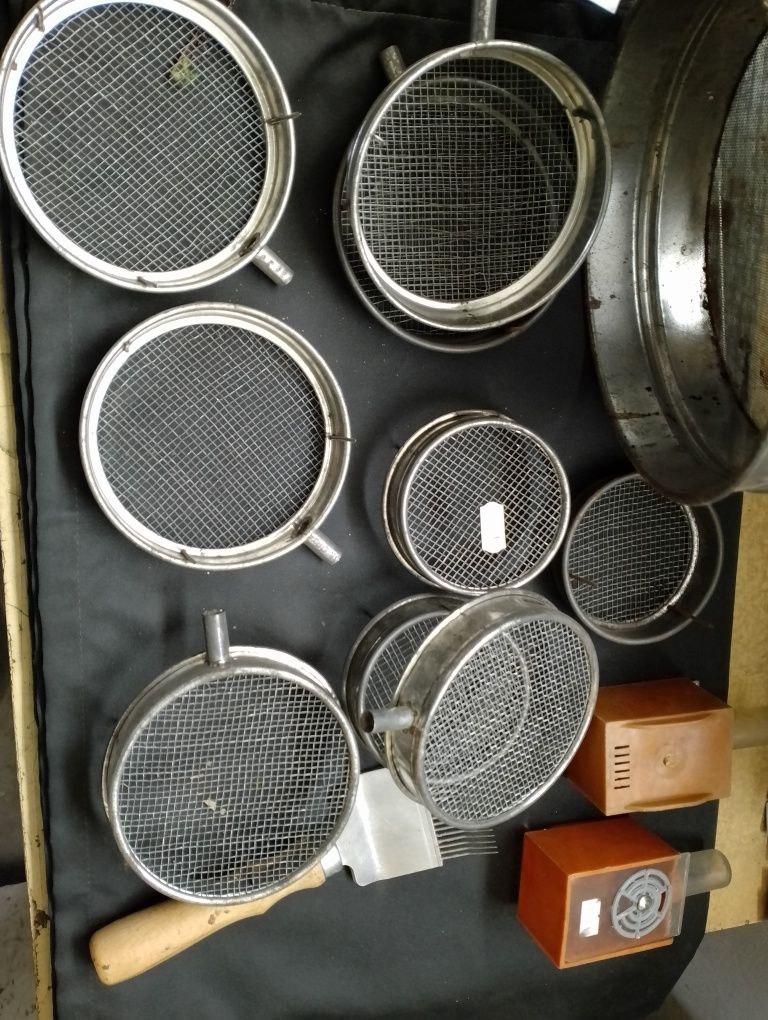 Izolator matki pszczelej, kołpak,sito do miodu,wosk,węza,pszczoły,ule,