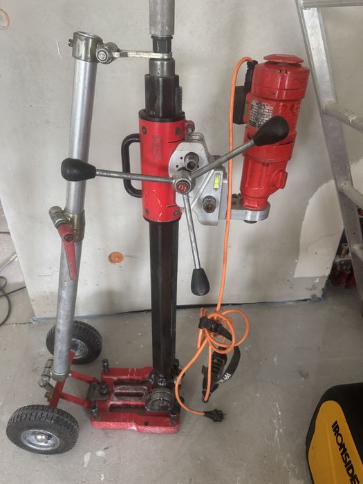 Weka DK18. Wiertnica diametowa ze statywem