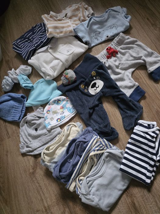 Ubranka dla niemowlaka 56