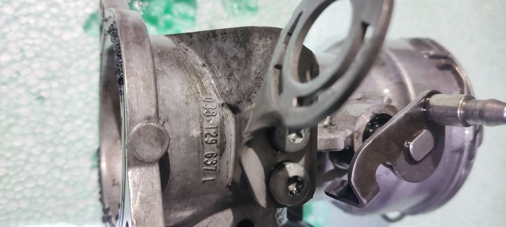 Zawór EGR Audi A4 B6 B7 A6 C5 1.9 TDI  Passat B5 FL  ORYGINA