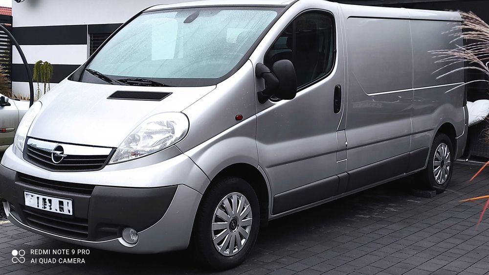 Opel Vivaro 2.0CDTI bez DPF L2H1 tylko 173 tys Klima Tempomat Oryginał