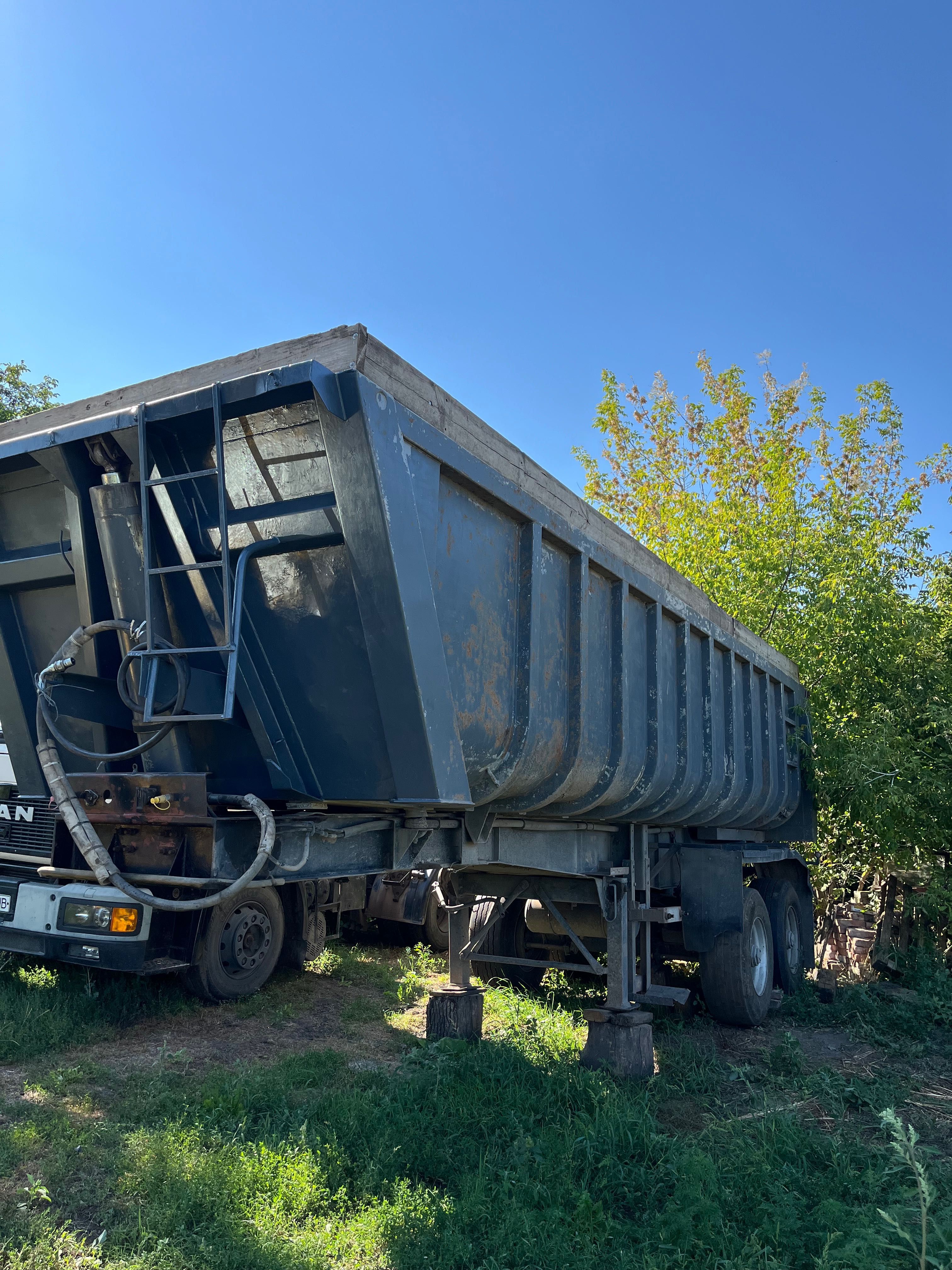 Напівпричіп самоскид